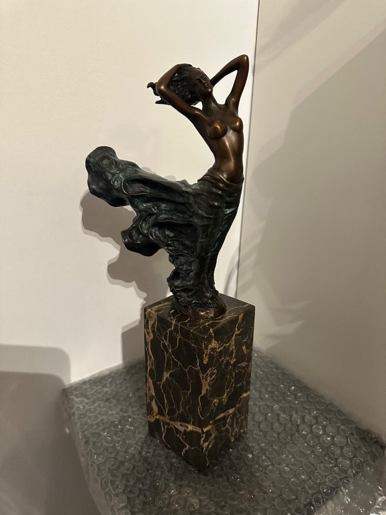 Bronzen beeld van een dansende vrouw, Antiek en Kunst, Ophalen, 50 - 100 cm, Brons, Beeld
