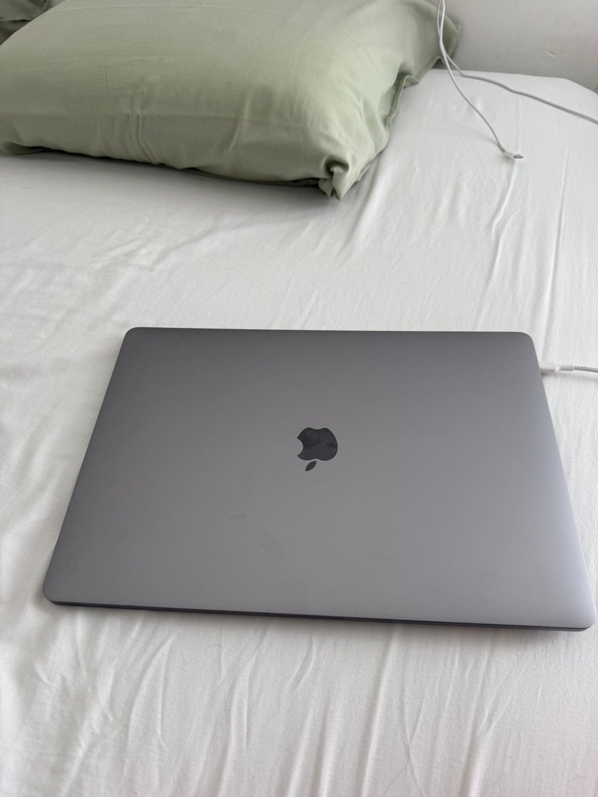 MacBook Pro 1TB geheugen, 1 TB of meer, Gebruikt, 2 tot 3 Ghz, 16 inch