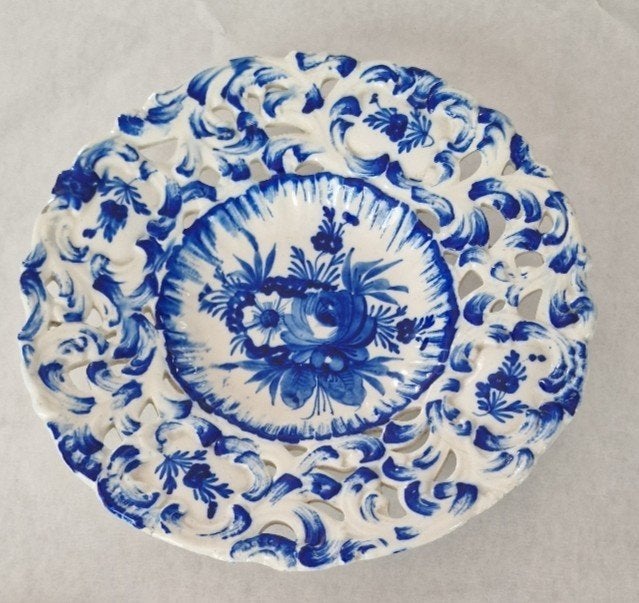 Sierlijk Italiaans majolica wandbord – A. Borsato, Antiek en Kunst, Antiek | Wandborden en Tegels, Ophalen of Verzenden