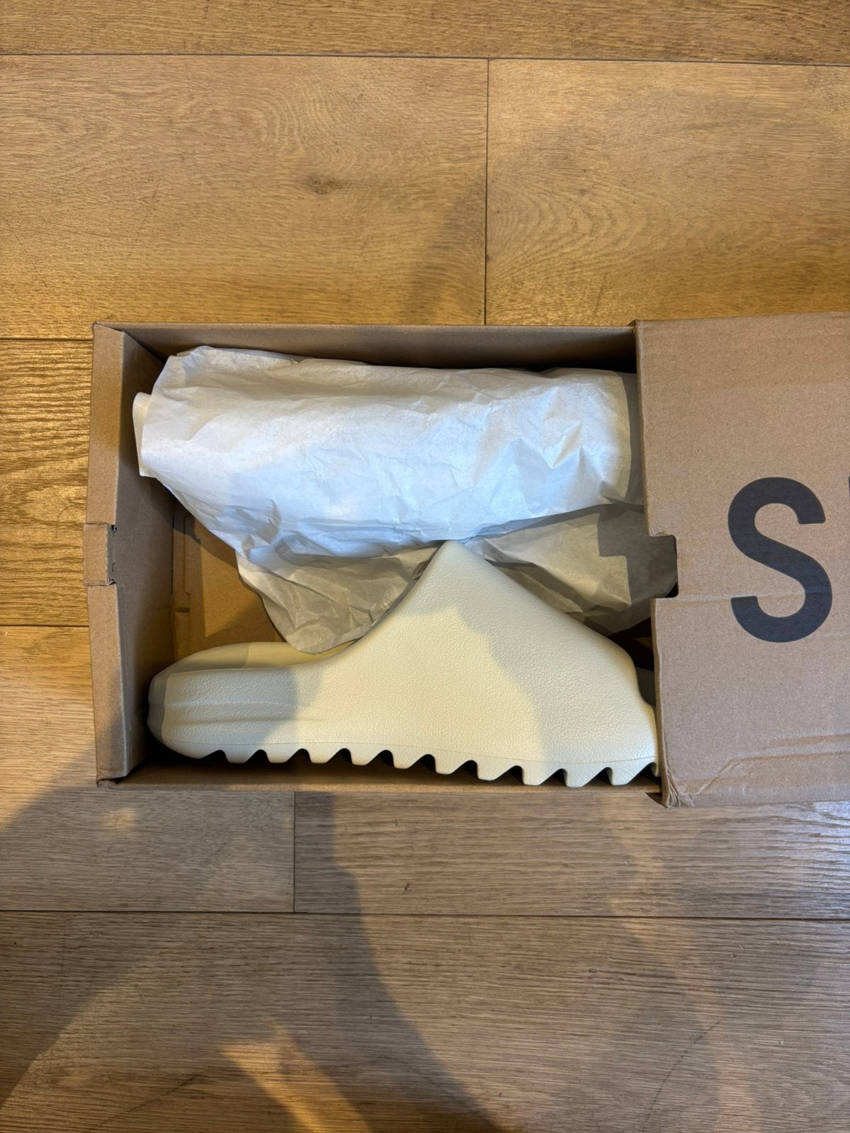 Yeezy slipper 45, Slippers, Wit, Nieuw, Ophalen of Verzenden