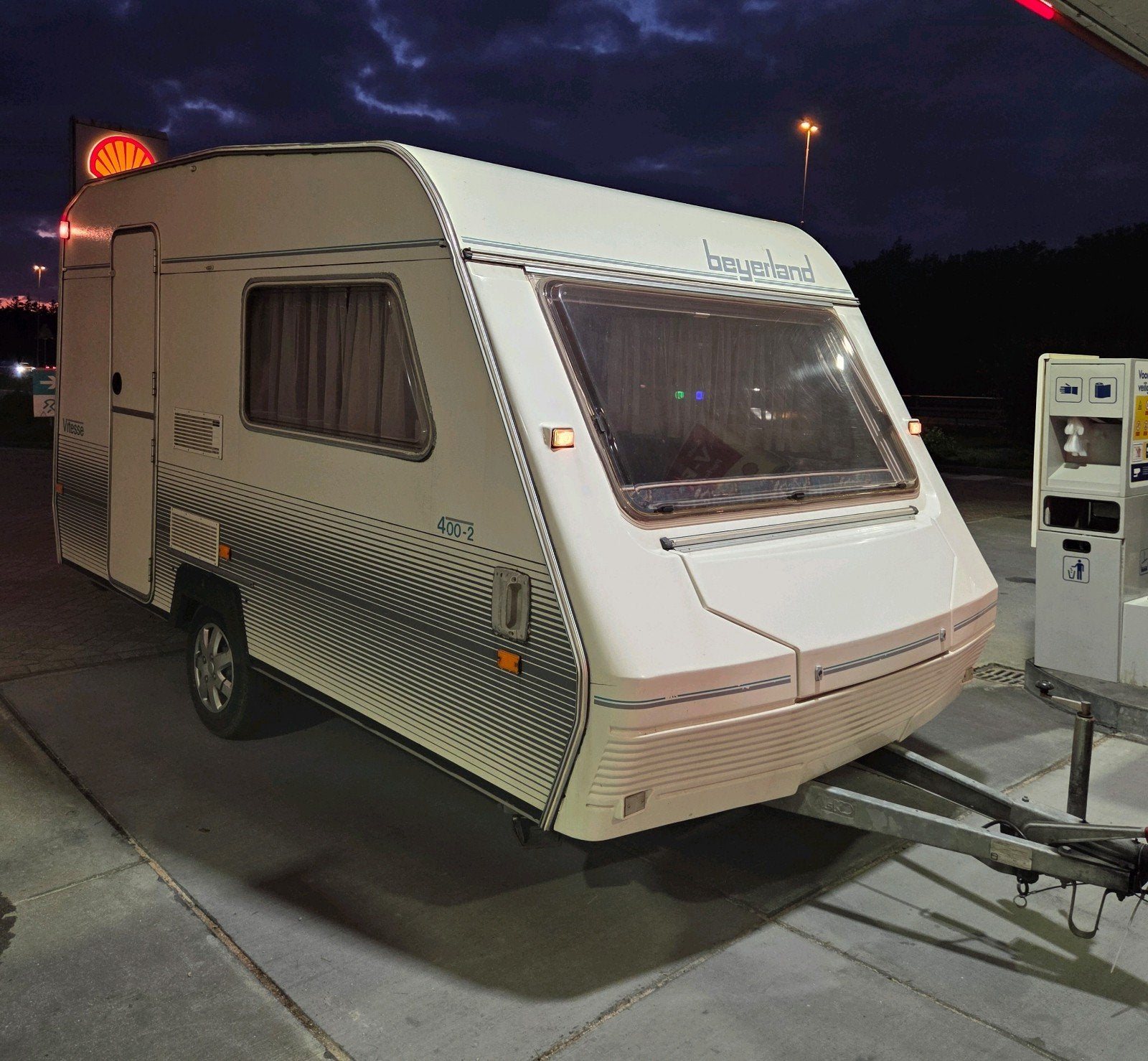 Caravane Beyerland 400 -2 Vitesse | État impeccable ! | Auve, Caravanes & Camping, Entreprise, Jusqu'à 4 m, Poêle, Siège standard
