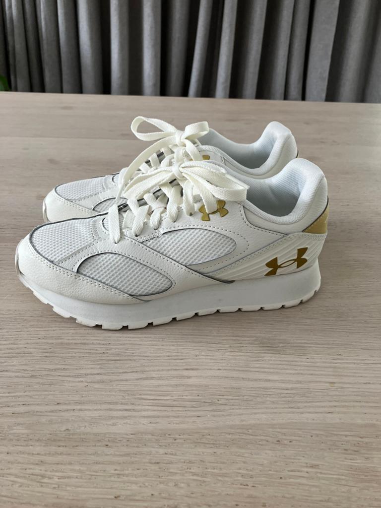 Witte sneakers Under Armour maat 38, Enlèvement ou Envoi, Comme neuf, Sneakers et Baskets