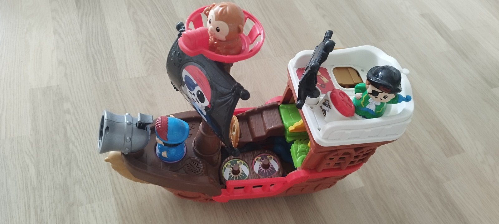 Een groot schip van piraten, Enlèvement
