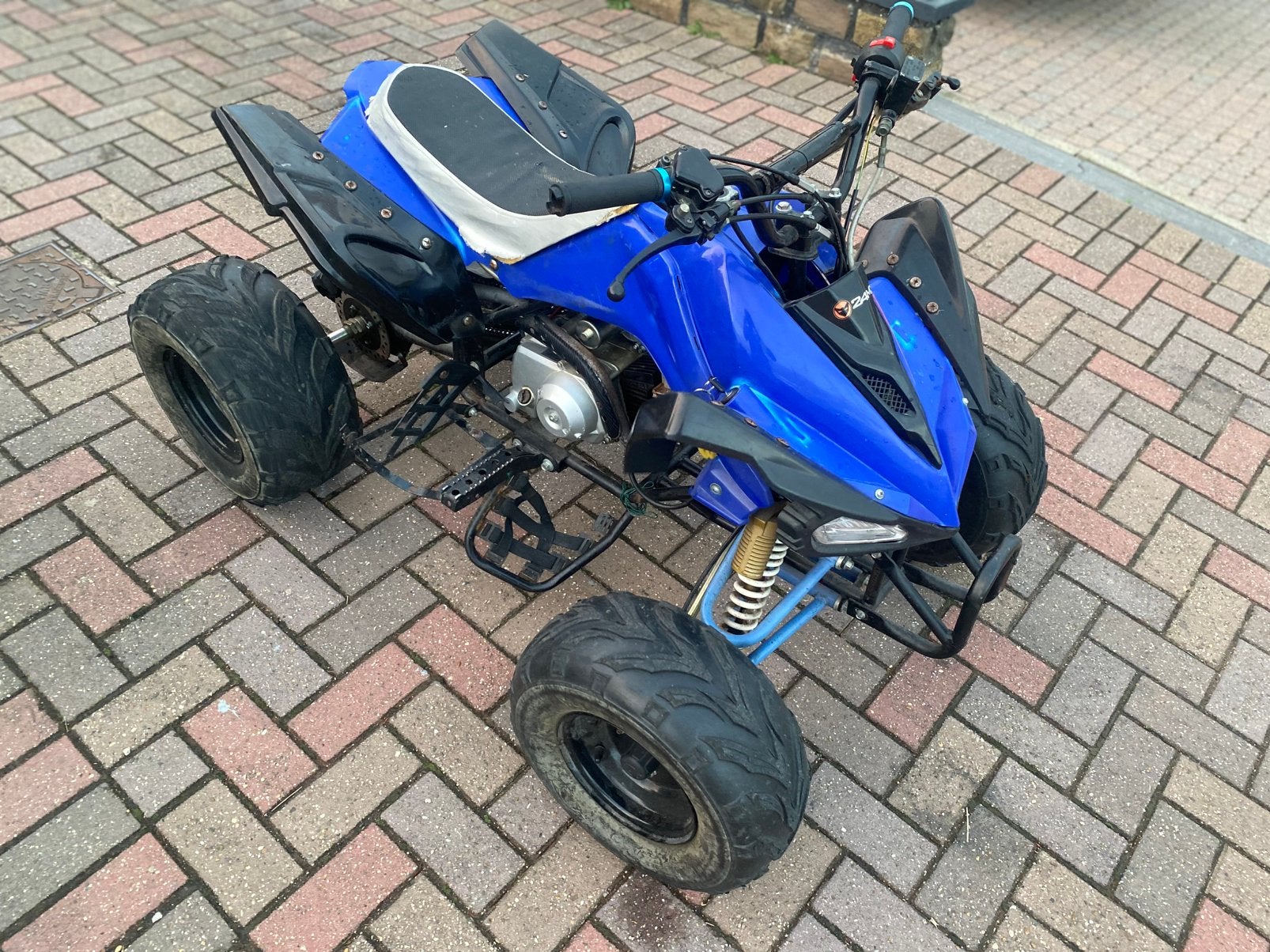 Qaut te koop 125cc rijd start perfect, Fietsen en Brommers, Ophalen of Verzenden, Zo goed als nieuw