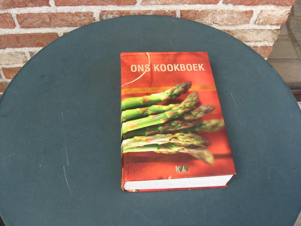 ons kookboek - KVLV - boerinnenbond, Boeken, Ophalen of Verzenden, Zo goed als nieuw
