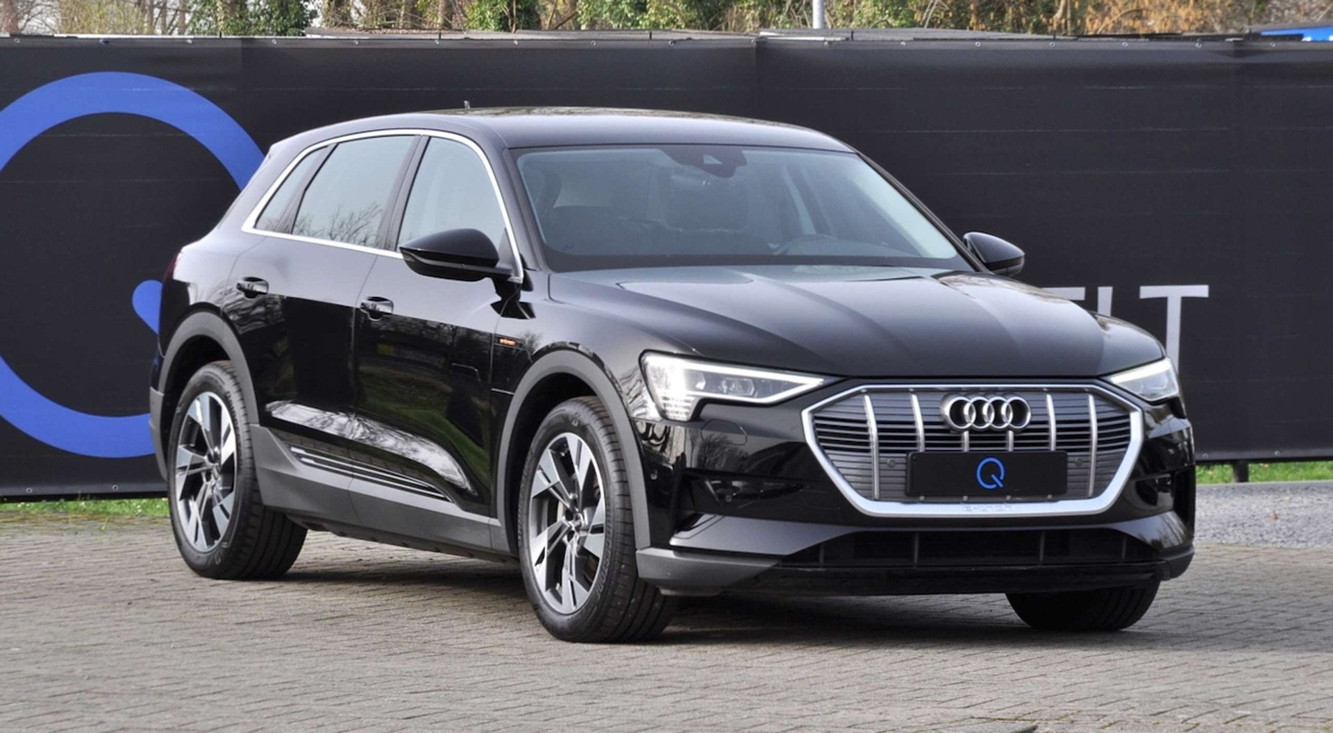 Audi e-tron 50 QUATTRO GPS CAMERA ZETELVER ELEKKOFFR ADAPTCR, Auto's, Automaat, Dealer onderhouden, Gebruikt, Zwart