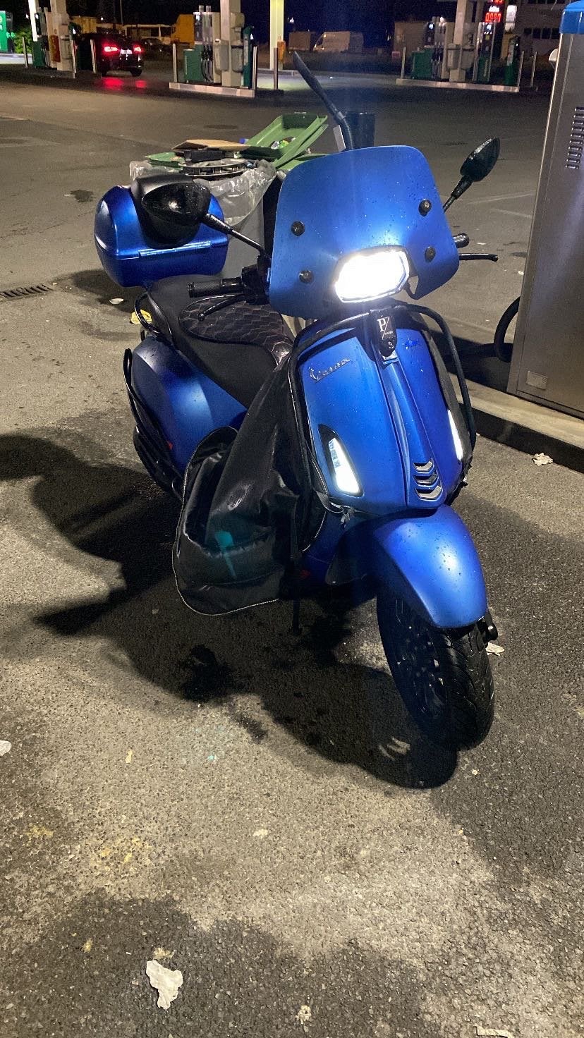 Vespa sprint a klasse, Fietsen en Brommers, Scooters | Vespa, Ophalen, Zo goed als nieuw