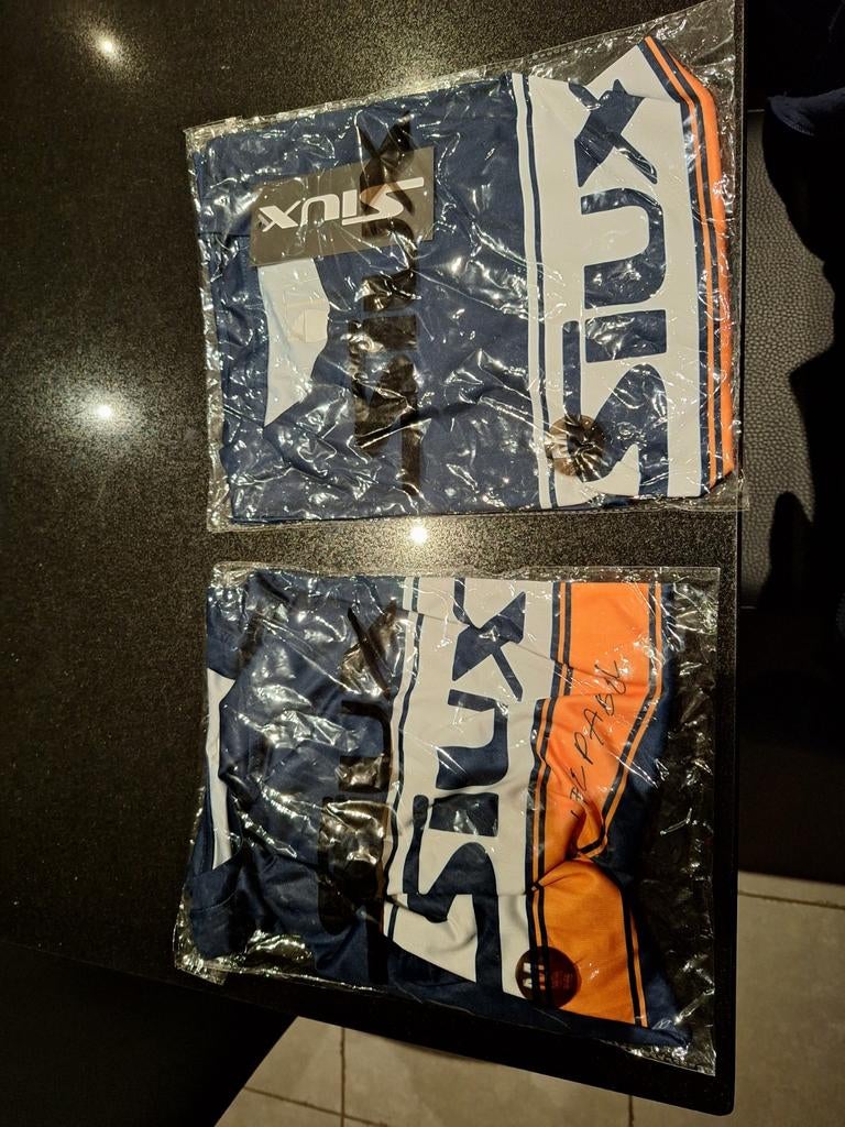 Tee-shirt SIUX( par 2)., Enlèvement ou Envoi