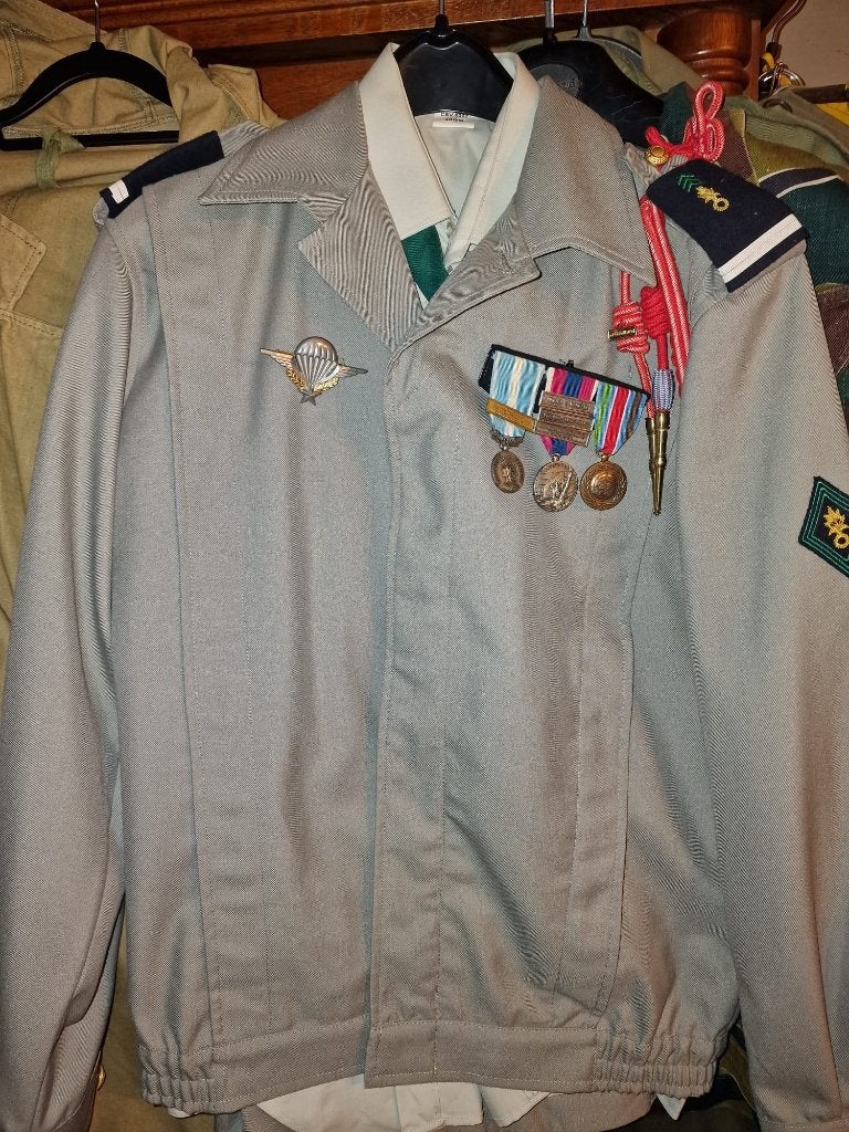 Uniforme Légion étrangere   française, Enlèvement ou Envoi, Armée de terre, Vêtements ou Chaussures