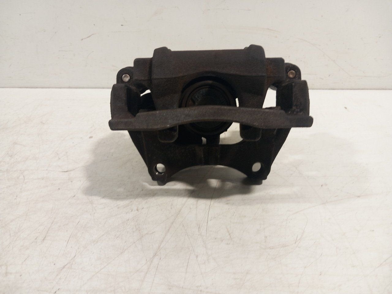 Remklauw rechts achter Volkswagen Golf, Onderdelen@venauto.nl, Van der Ven Autorecycling B.V., Ettenseweg 76, 4706 PB Roosendaal, The Netherlands