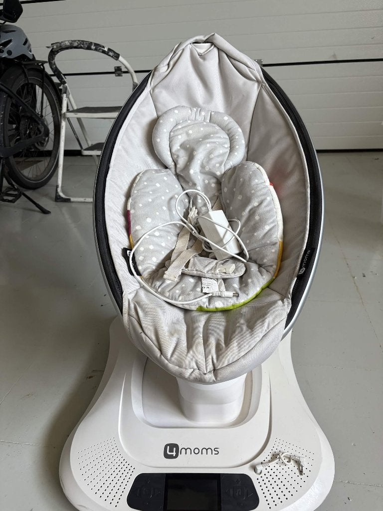 Elektrische schommelstoel 4Moms MamaRoo, Kinderen en Baby's, Wipstoeltjes, Ophalen, Gebruikt, Schommelstoel, Overige merken