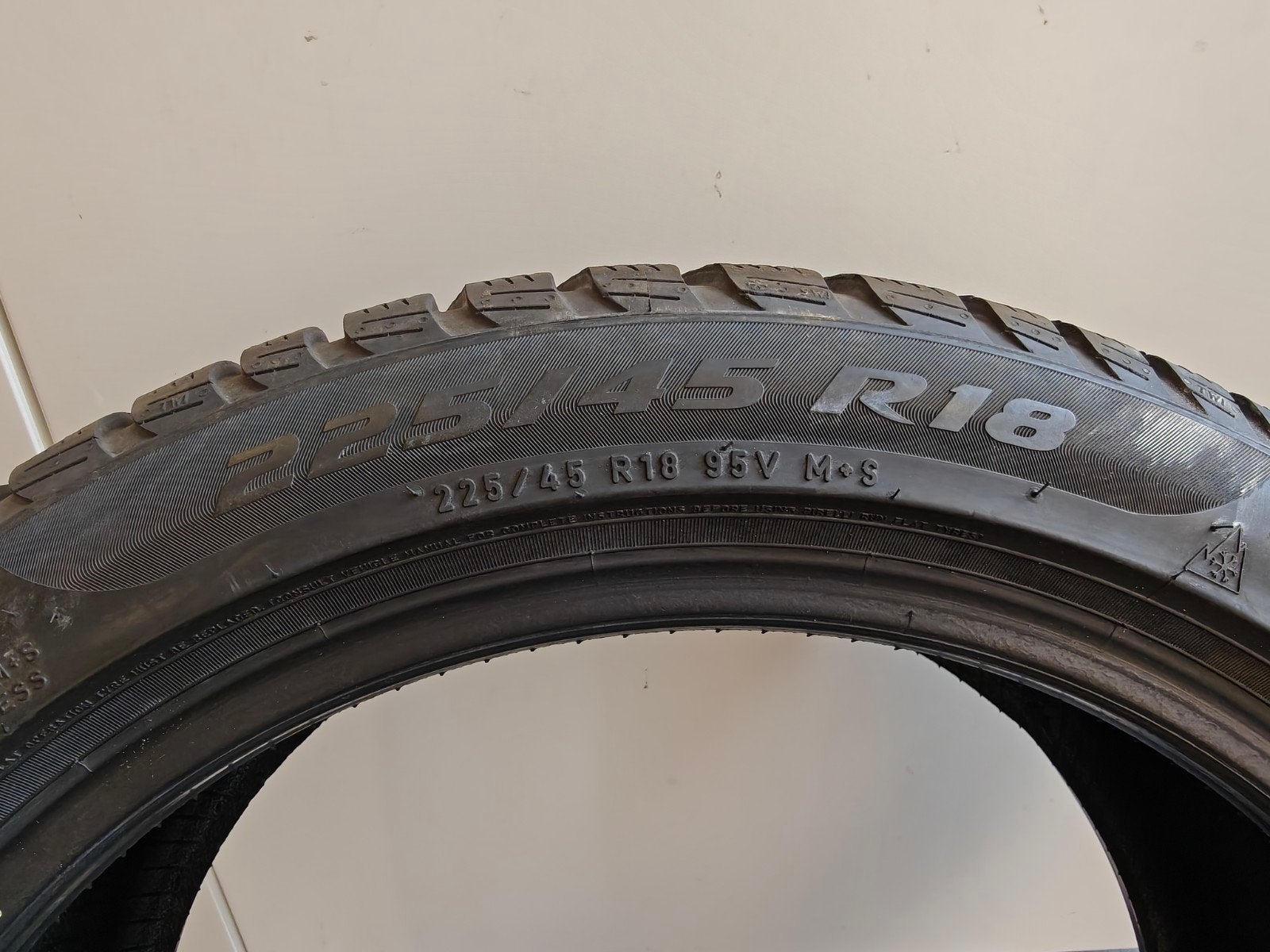 Pneus Pirelli hiver, témoin à 5mm, Autos : Pièces & Accessoires, Utilisé