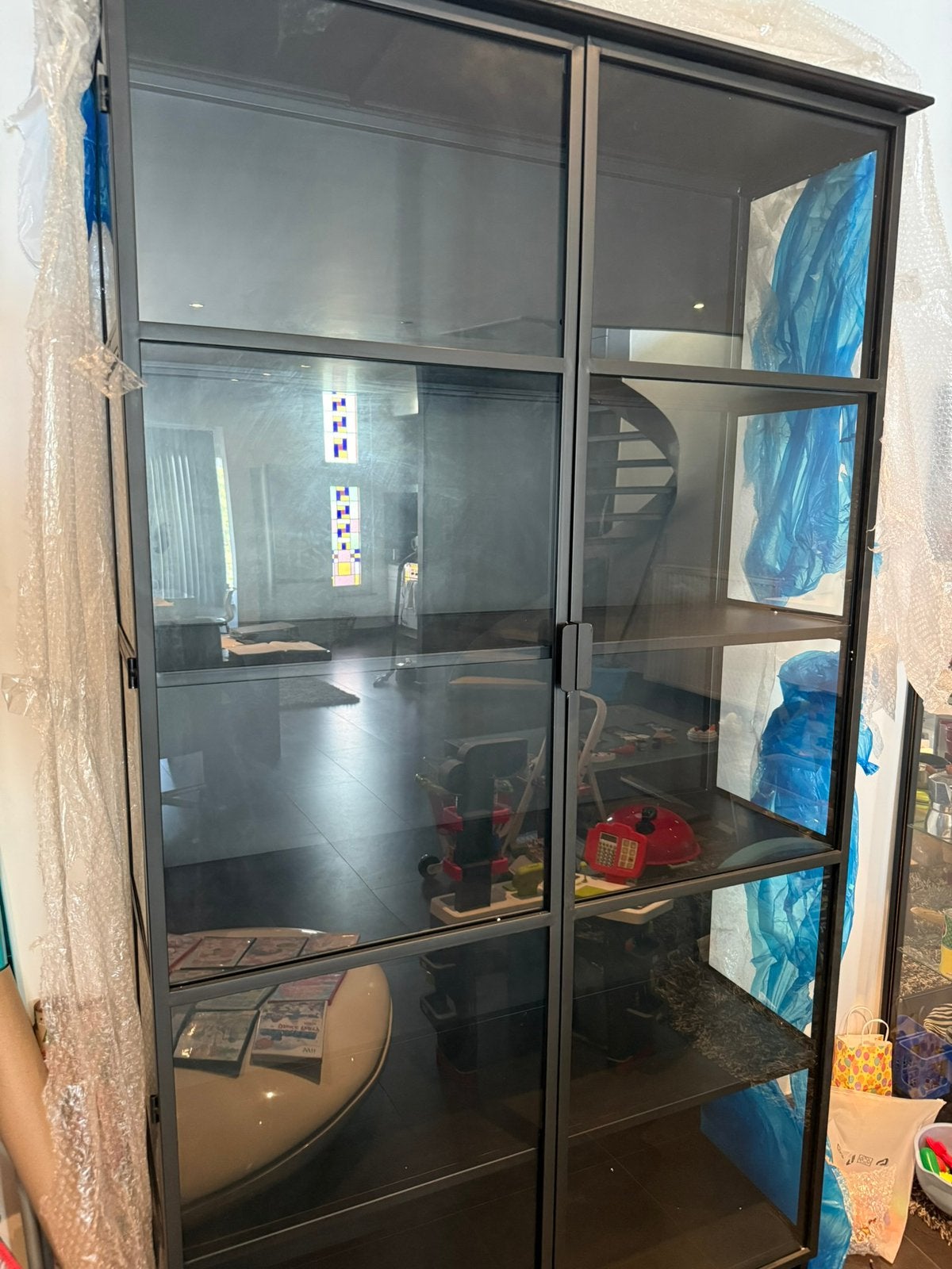Stalen vitrinekast, Huis en Inrichting, Kasten | Vitrinekasten, Ophalen, Zo goed als nieuw