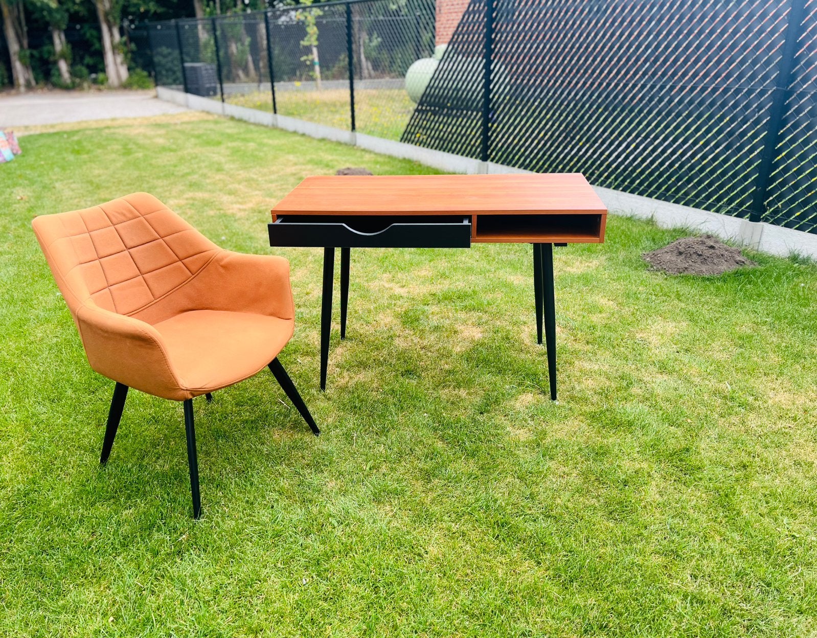 Bureau scandinave + chaise, Scandinave, Enlèvement, Comme neuf