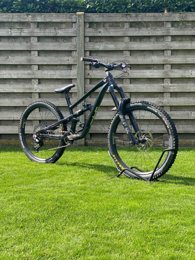Custom YT Jeffsy Core 1 - Maat M, Vering, 10 tot 15 versnellingen, Schijfrem, Ophalen