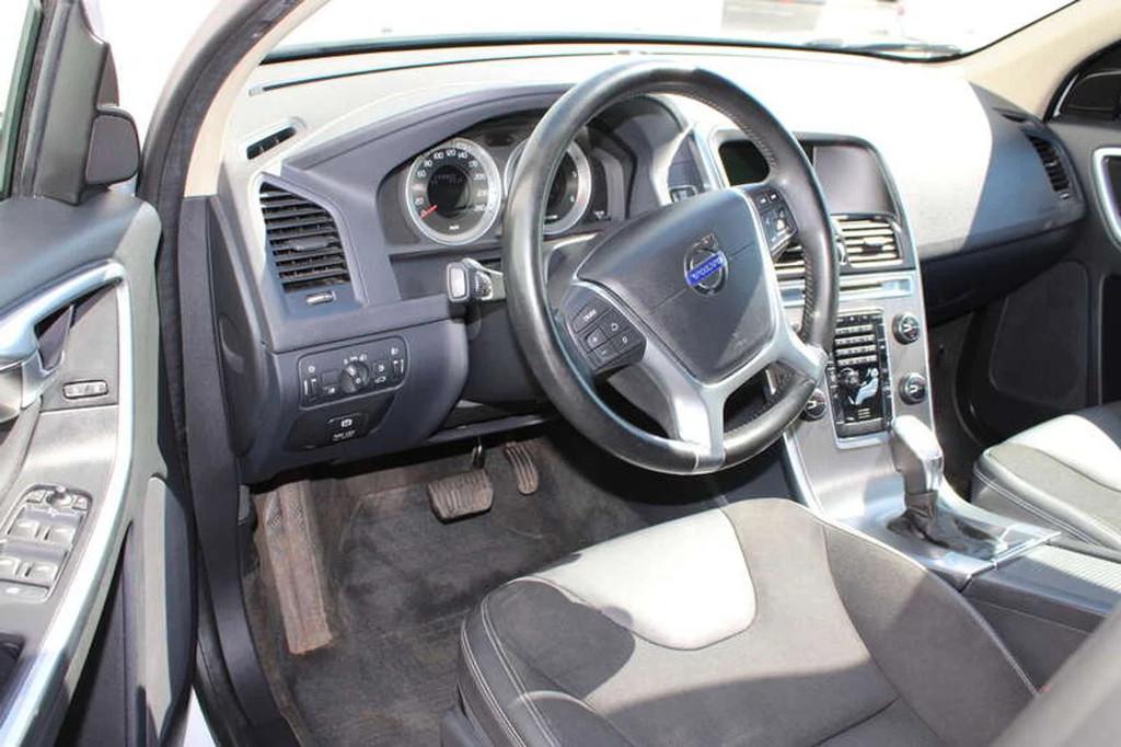 Volvo XC60 2.0 Airco/Cruise Inclusief 2 JAAR garantie!, Auto's, Volvo, Gebruikt, Zwart, 1984 cc, 136 pk