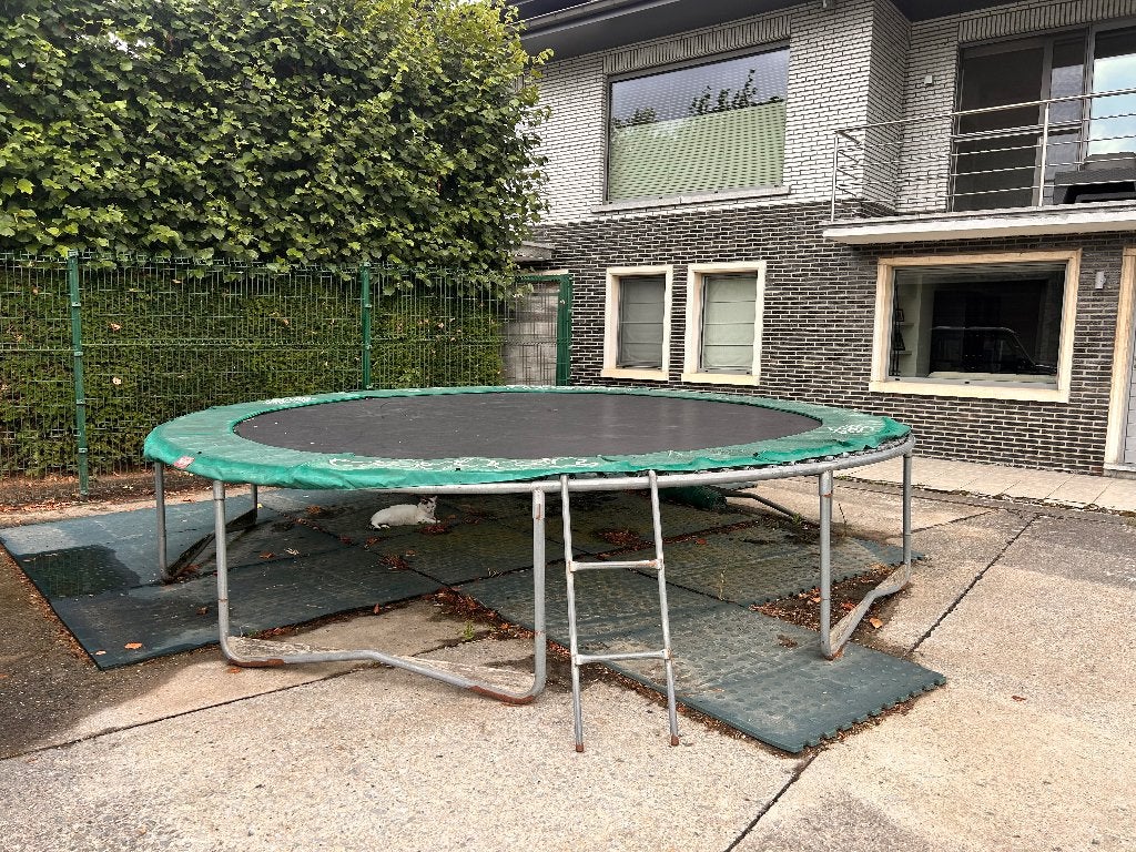 Trampoline gratis, Enlèvement, Utilisé