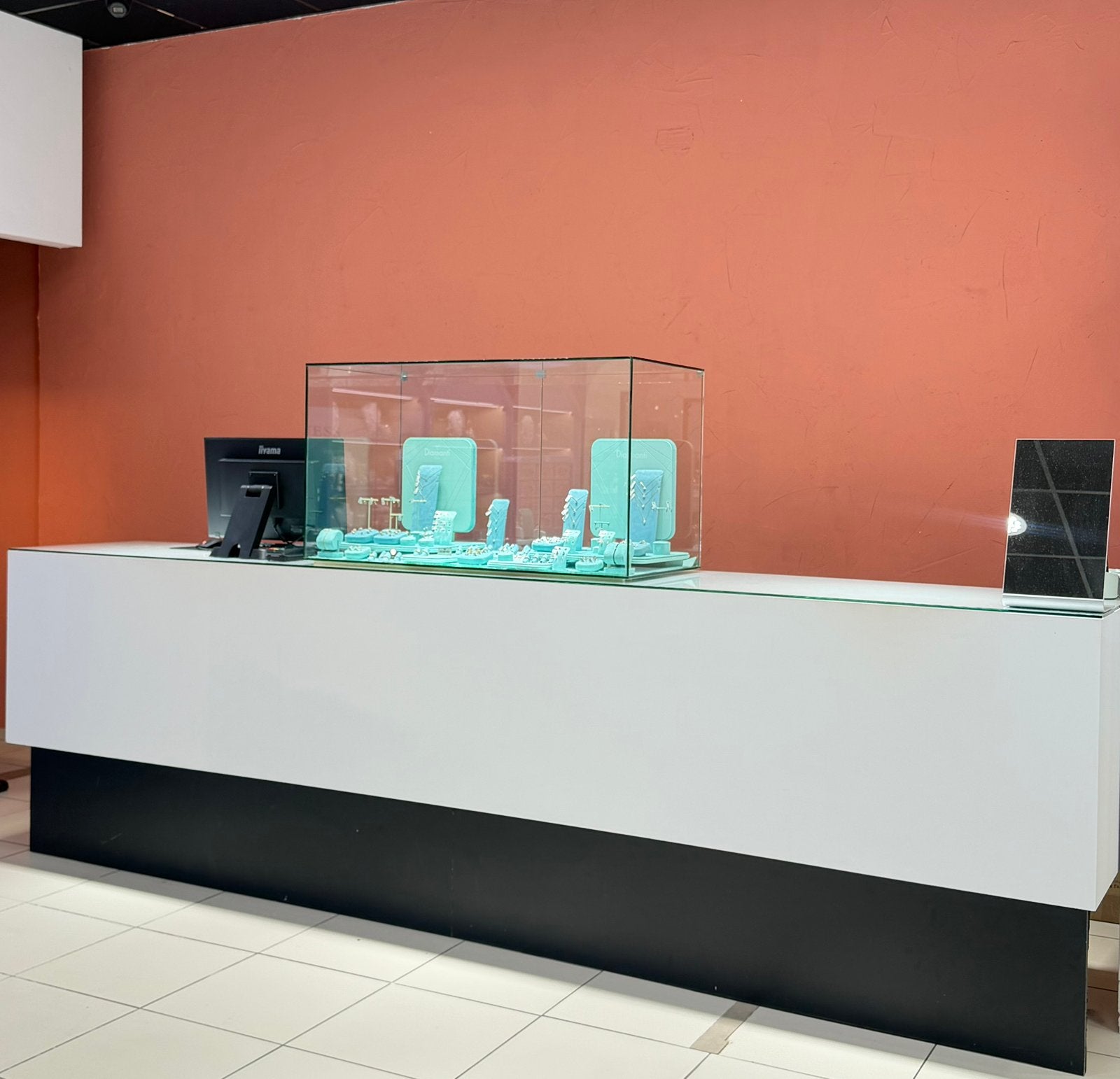 Winkel verkoopstoog, Articles professionnels, Aménagement de Bureau & Magasin | Commerce & Inventaire, Enlèvement