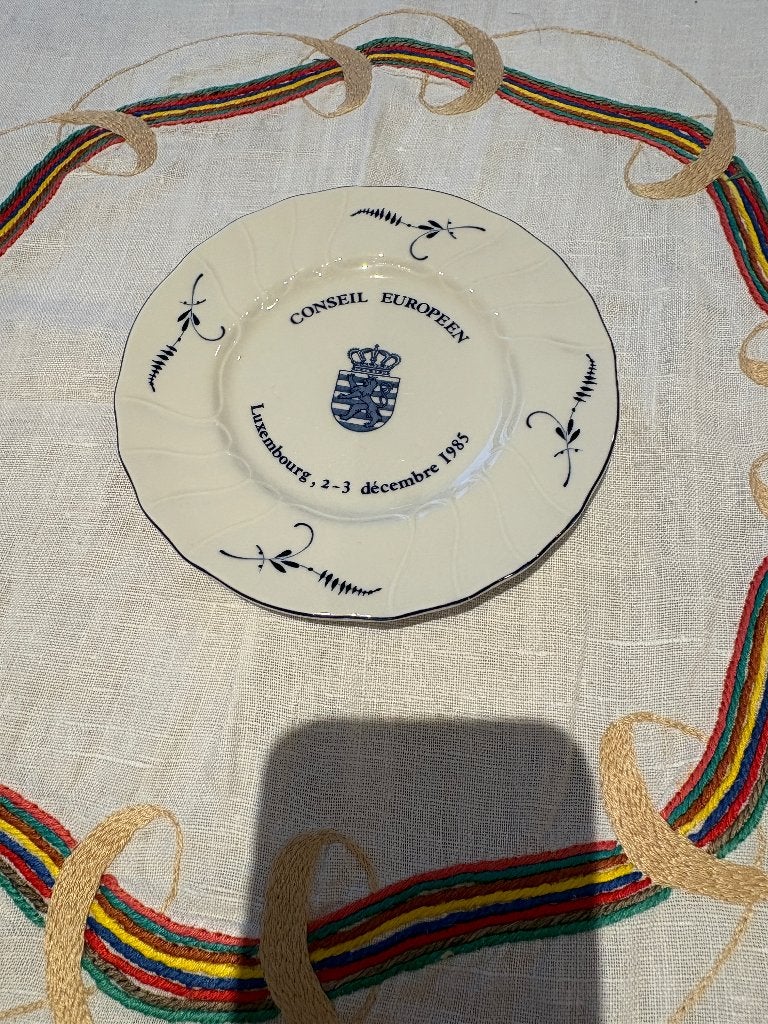 bordje Europa Villeroy et Boch, Antiek en Kunst, Antiek | Servies los, Ophalen of Verzenden