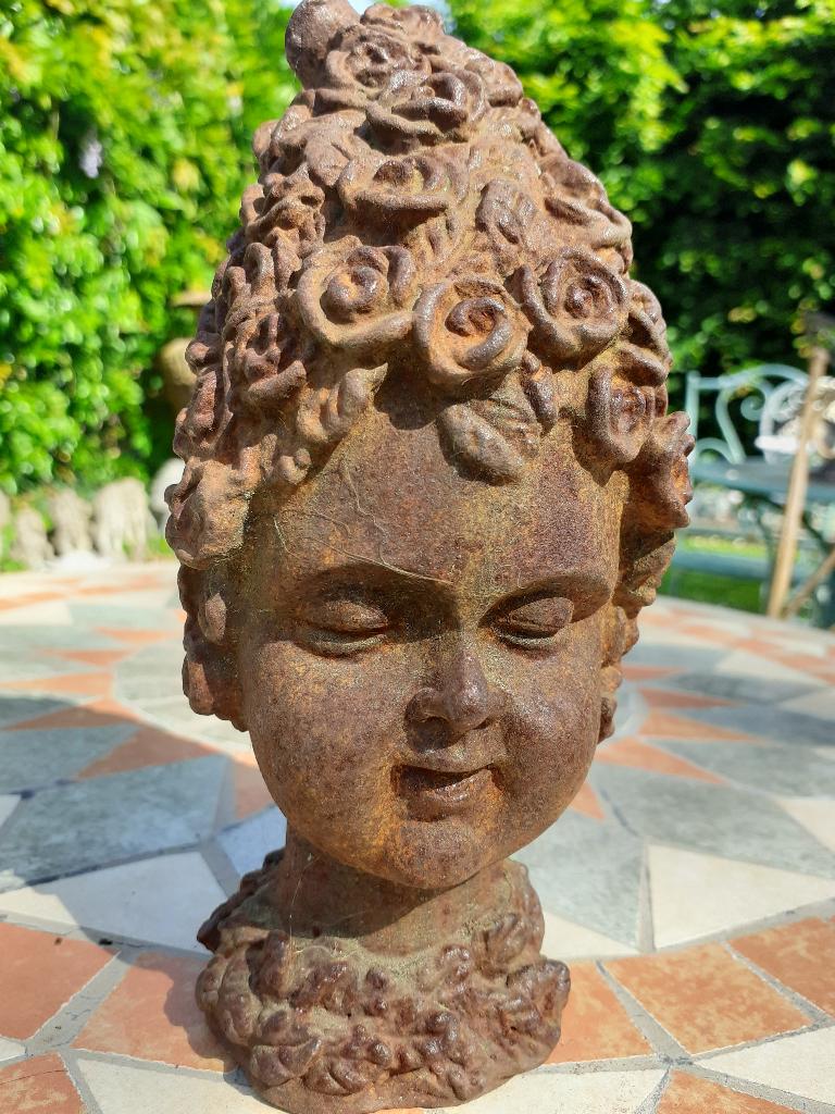 PRACHTIGE GIETIJZEREN BUSTE VAN EEN FEE, Tuin en Terras, Tuinbeelden, Ophalen of Verzenden, Zo goed als nieuw, Overige materialen