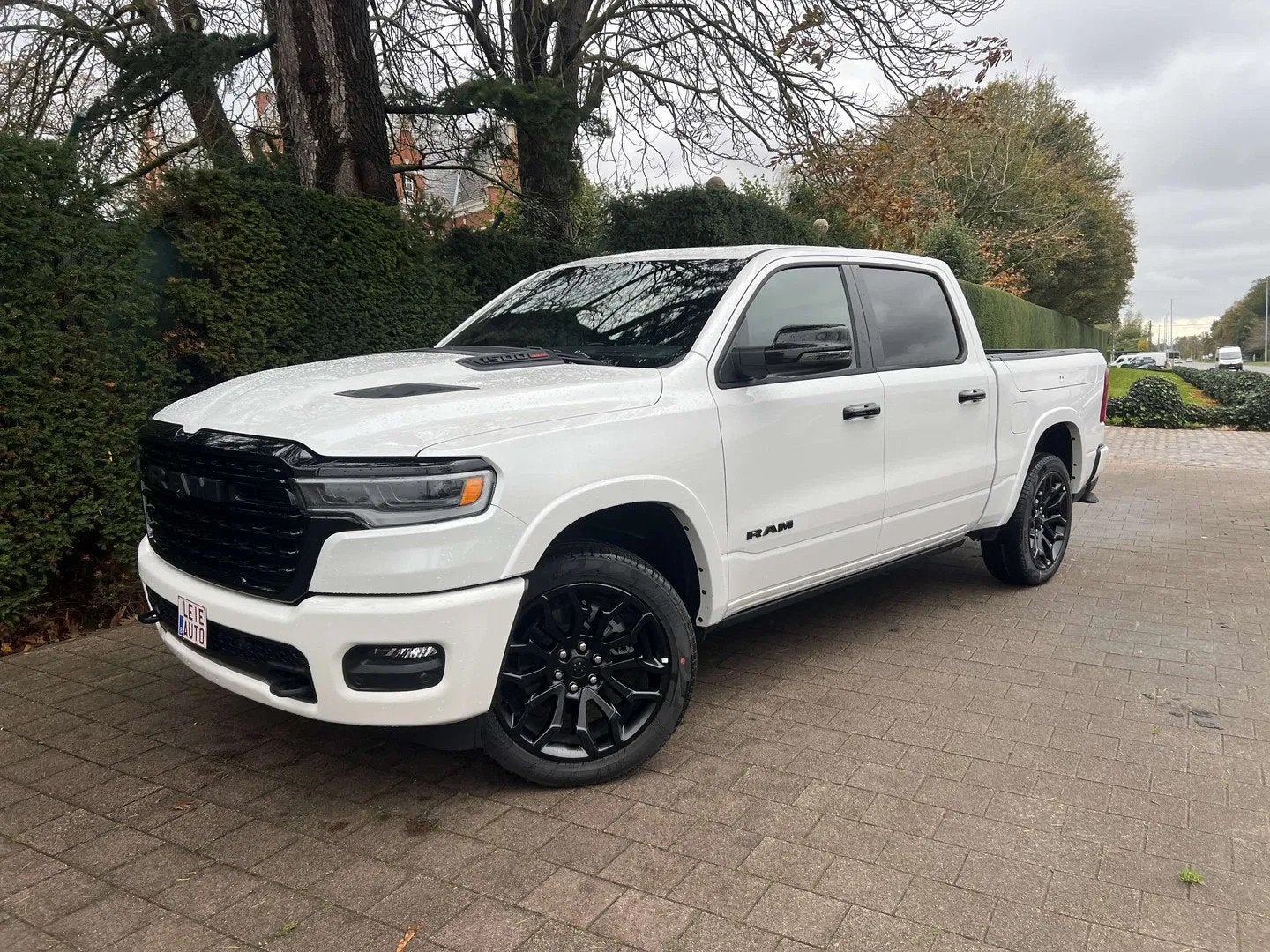 Dodge Ram Limited Night €78.900,- excl btw. (automaat), Auto's, Automaat, 548 pk, 403 kW, Wit