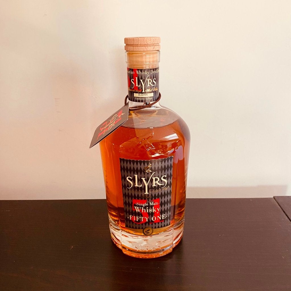 SLYRS Single Malt Whisky 51 – Beierse whisky, Verzamelen, Wijnen, Ophalen of Verzenden, Zo goed als nieuw