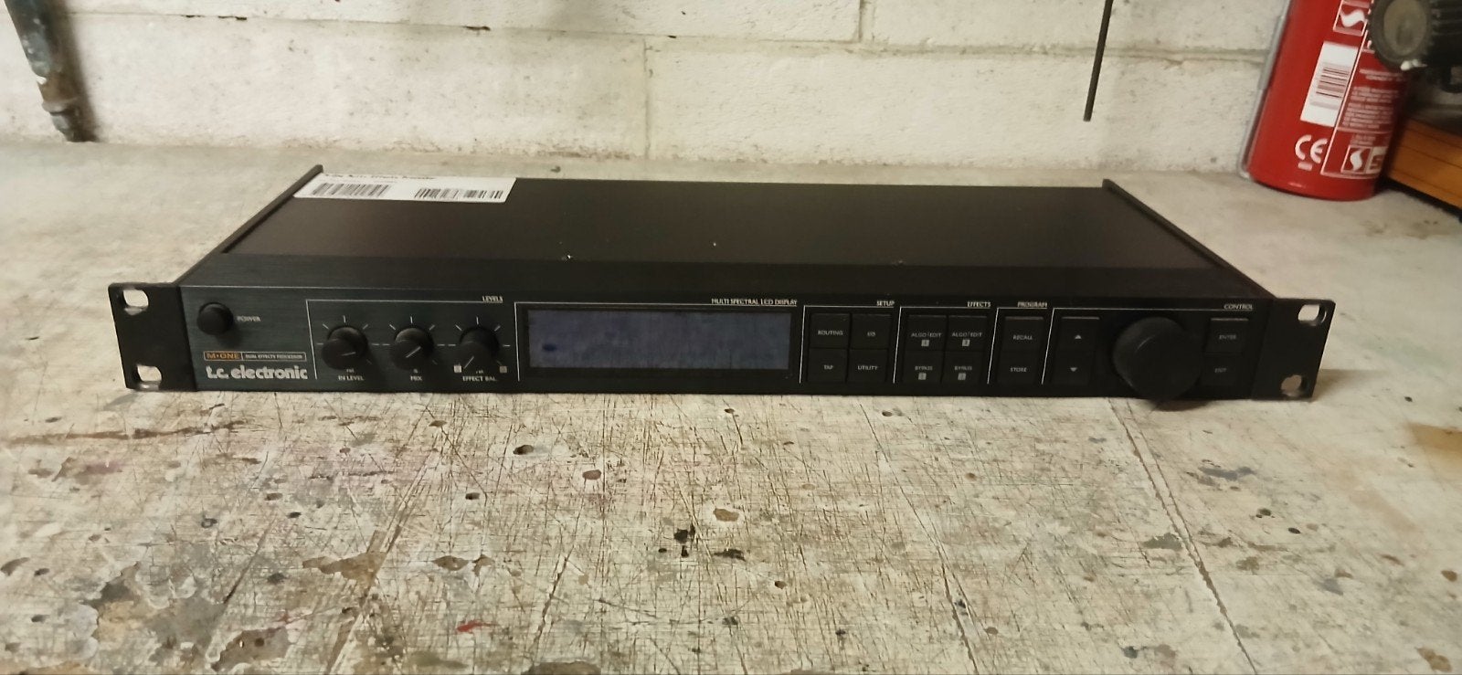 Dual Effect Processor M one t.c. electronic, Muziek en Instrumenten, Effecten, Ophalen of Verzenden, Zo goed als nieuw, Multi-effect