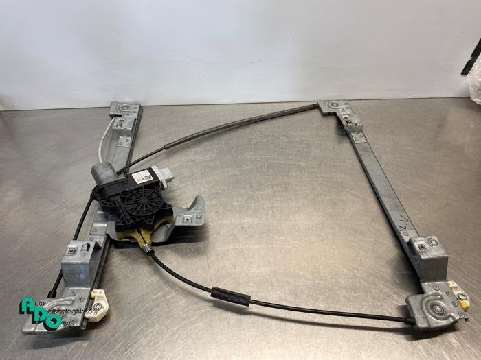 Mécanique vitre 2portes avant gauche d'un Mercedes Citan (C, 3 mois de garantie, Utilisé, -, -
