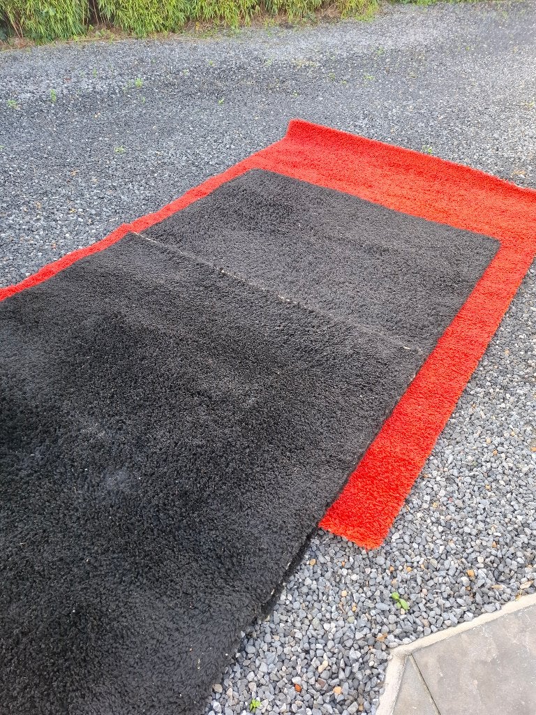 3x Ikea tapijt, 2x zwart, 1x rood,  totaal 60 euro, Enlèvement, Rouge