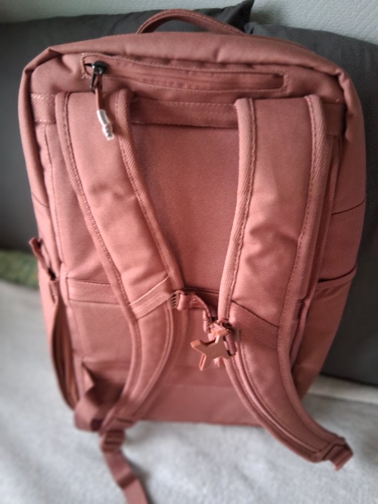 Rugzak Nike, Handtassen en Accessoires, Tassen | Rugtassen, 40 cm of meer, Zo goed als nieuw, Overige merken, 45 tot 60 cm