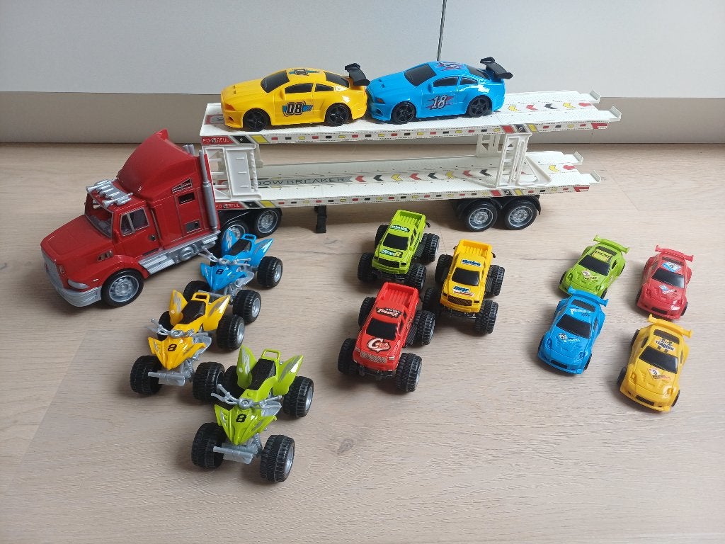 Speelgoed oplegger met extra auto's, Ophalen, Zo goed als nieuw