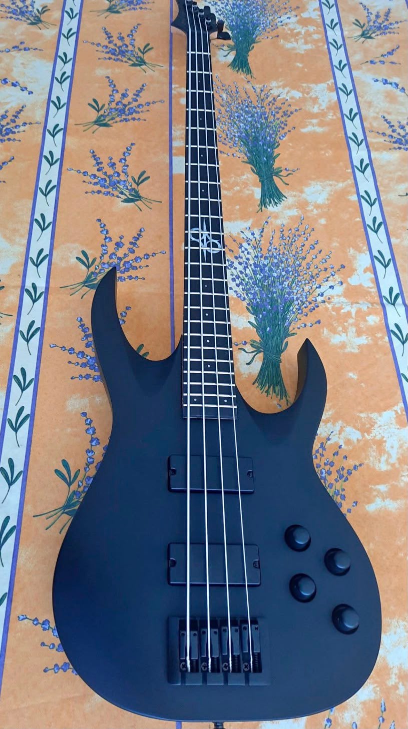 Basgitaar Solar AB2.4C Baritone Carbon black, Muziek en Instrumenten, Ophalen, Nieuw