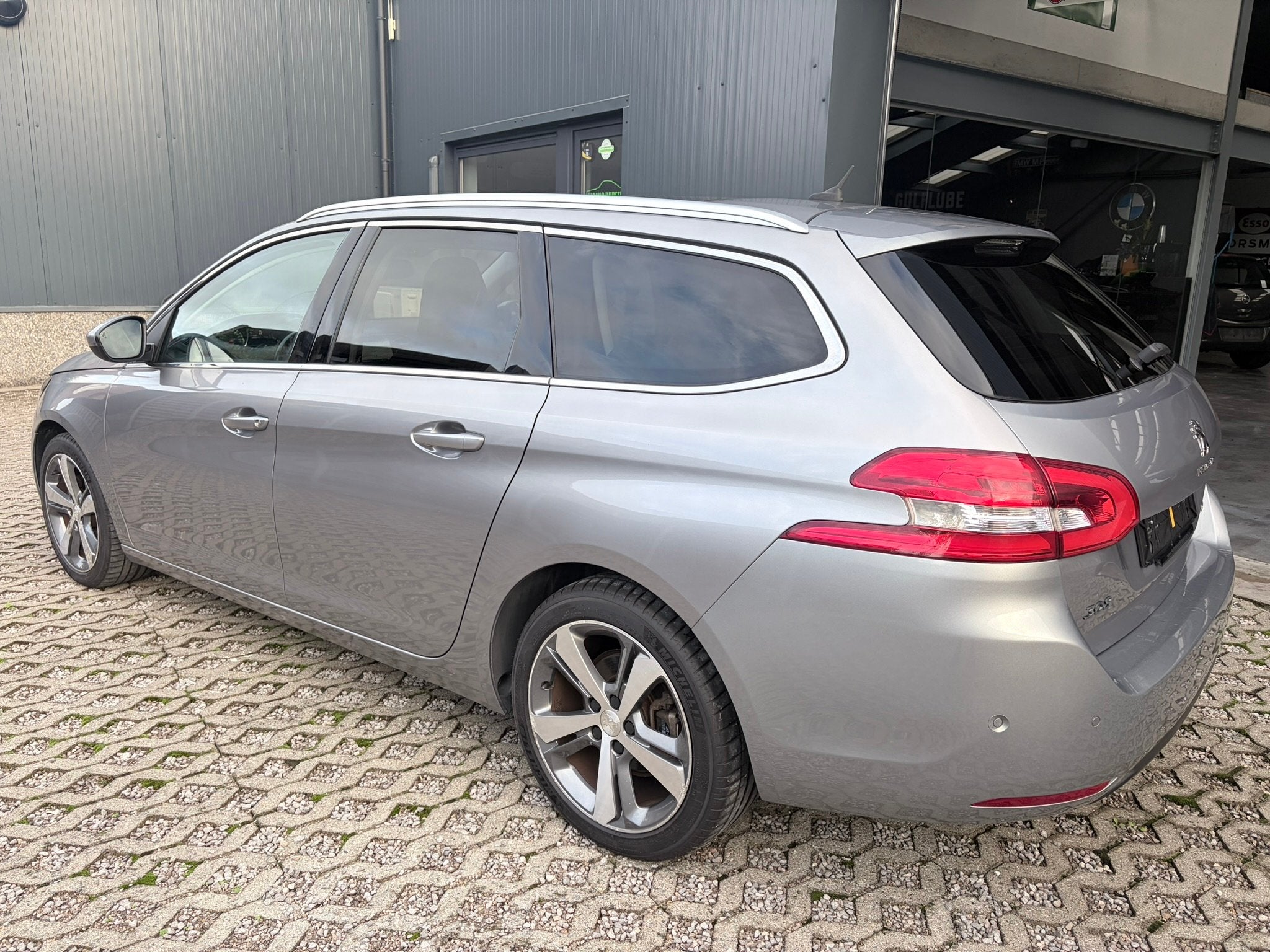 Peugeot 308 SW 1.2 benzine - 130 PK - Nieuwe motor, Autos, Achat, Euro 6, Entreprise, 5 portes