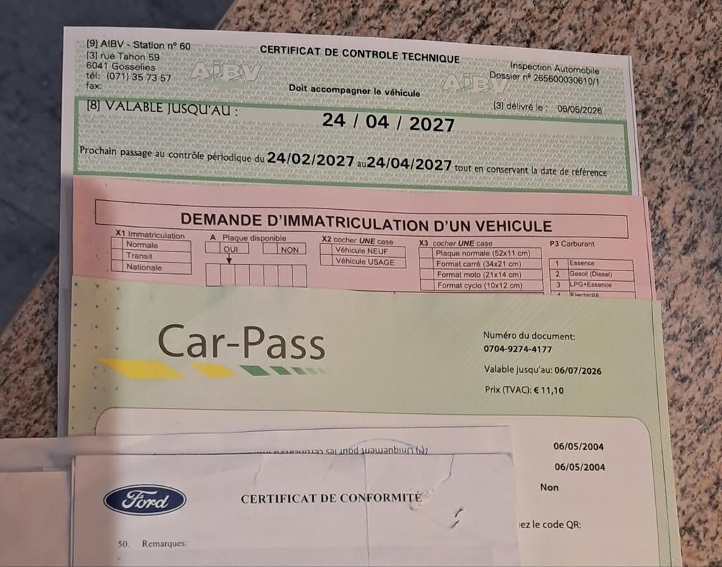 Ford fiesta  essence  GHIA  64 000 km, Auto's, Stof, Zwart, Handgeschakeld, Fiësta