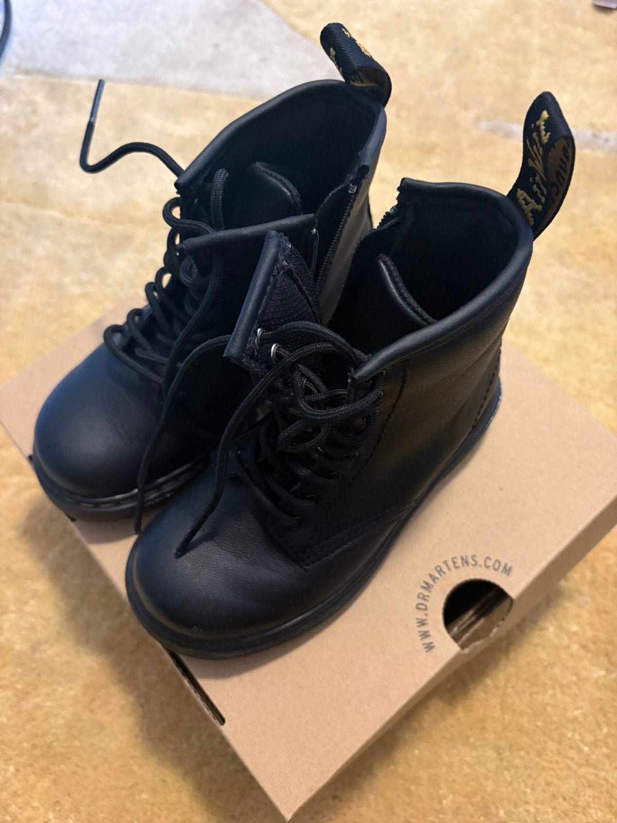 Dr Martens zwart maatje 26, Ophalen, Nieuw