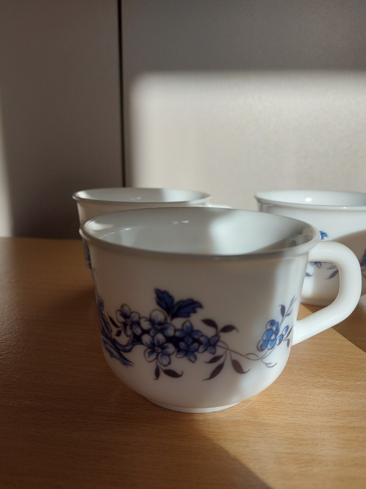tasses en arcopal, Enlèvement ou Envoi