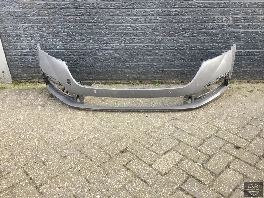 Skoda Octavia 4 2020-2024 Voorbumper 6xPDC Nieuw! 5E3807221, Auto-onderdelen, Tr. Vaclava Klementa 869
293 01  Mlada Boleslav, CZ