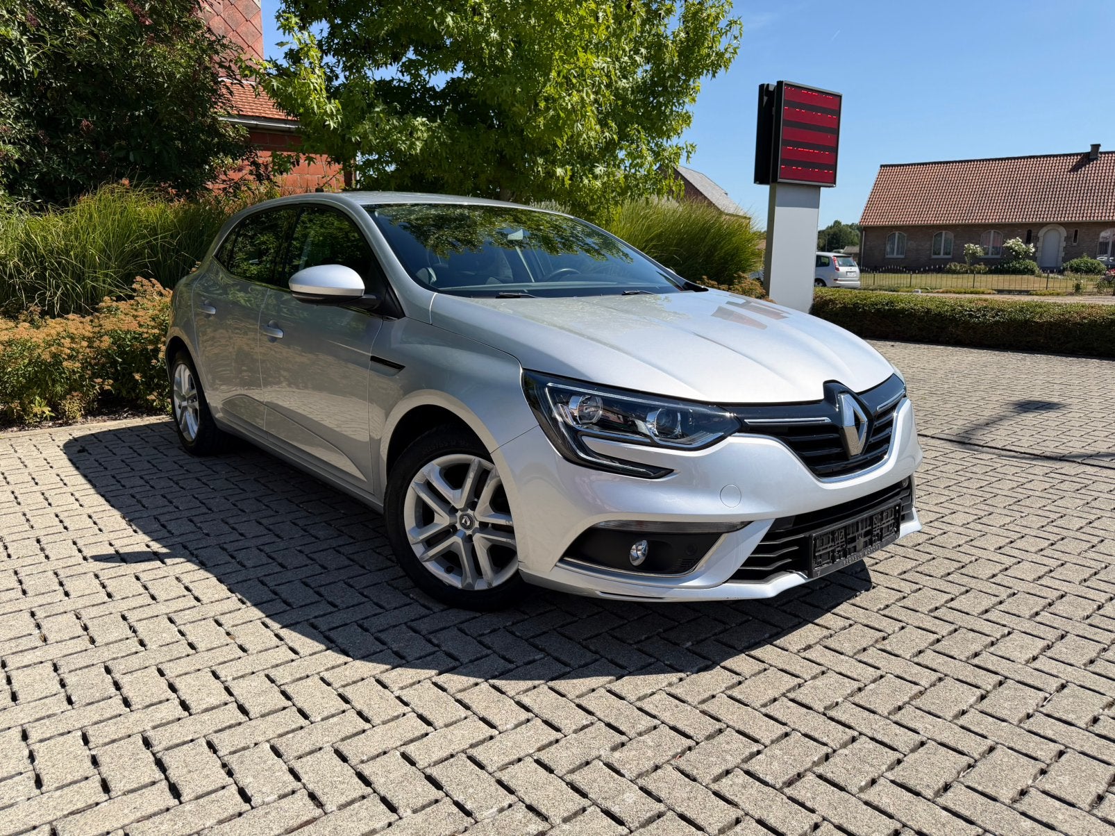 Renault Megane 1.2i - 2016/091.000km/Euro 6 - Manueel, Auto's, Bluetooth, Stof, Euro 6, Bedrijf