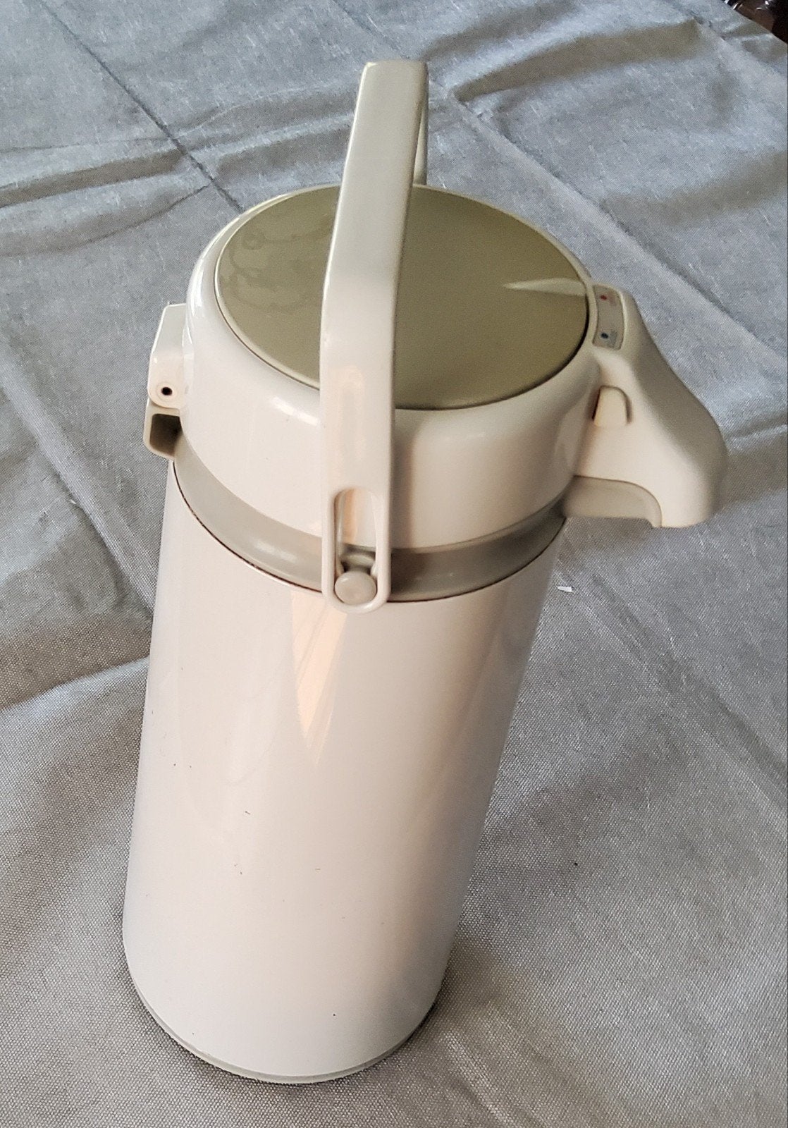 Thermos met pompsysteem (Zijorushi), Huis en Inrichting, Ophalen, Gebruikt