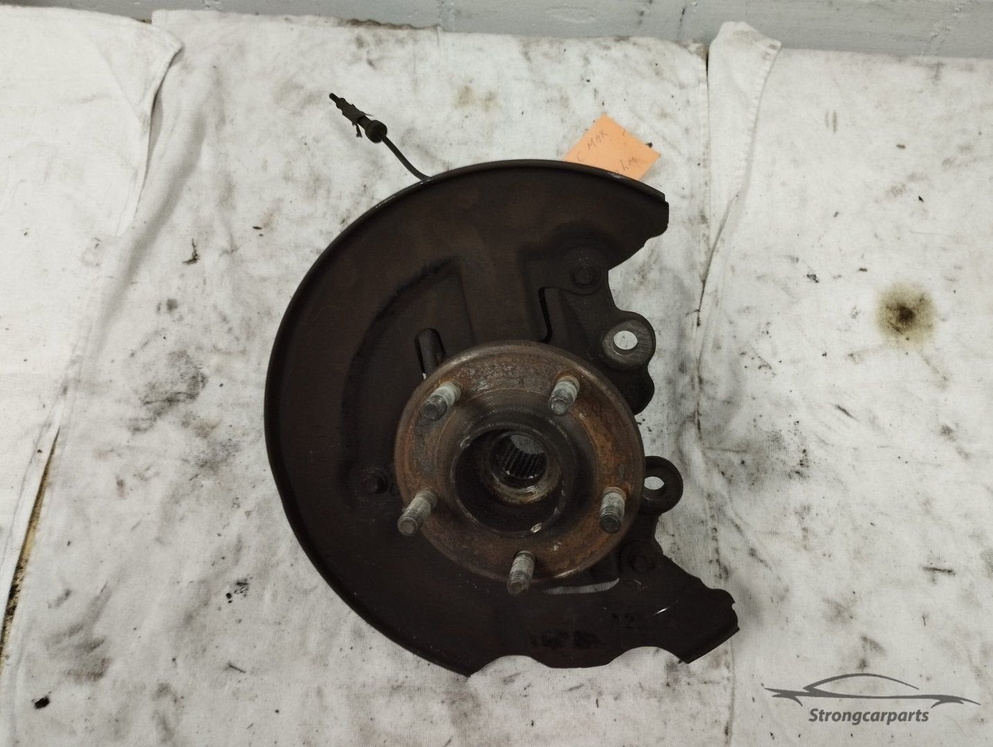 Fusee stuk rechts met wiellager en wielnaaf Ford C-Max 2016, Autos : Pièces & Accessoires, Suspension & Châssis, -, -, -, Enlèvement ou Envoi