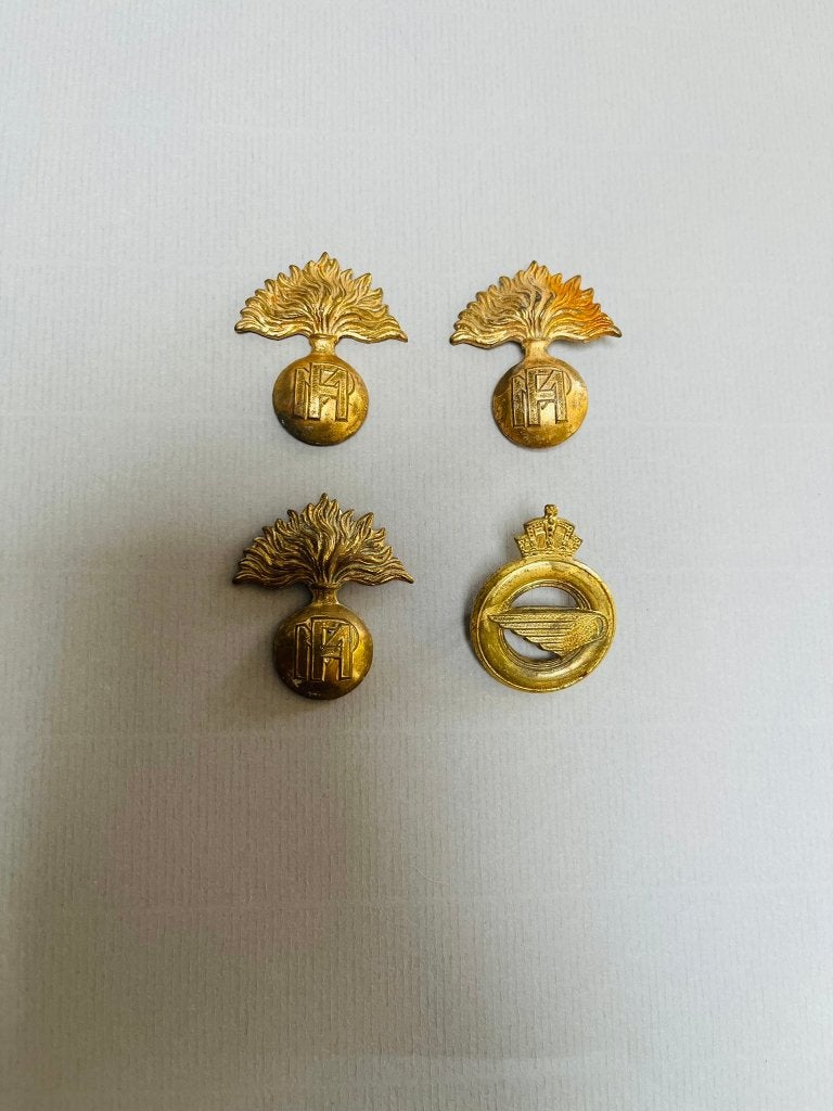 4 insignes militaires belges vintage, Collections, Enlèvement ou Envoi, Autres, Emblème ou Badge