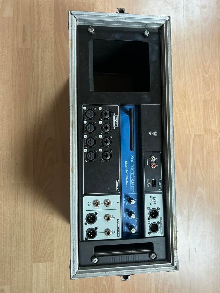 Soundcraft Ui12 + Flight case, Muziek en Instrumenten, Ophalen, Zo goed als nieuw