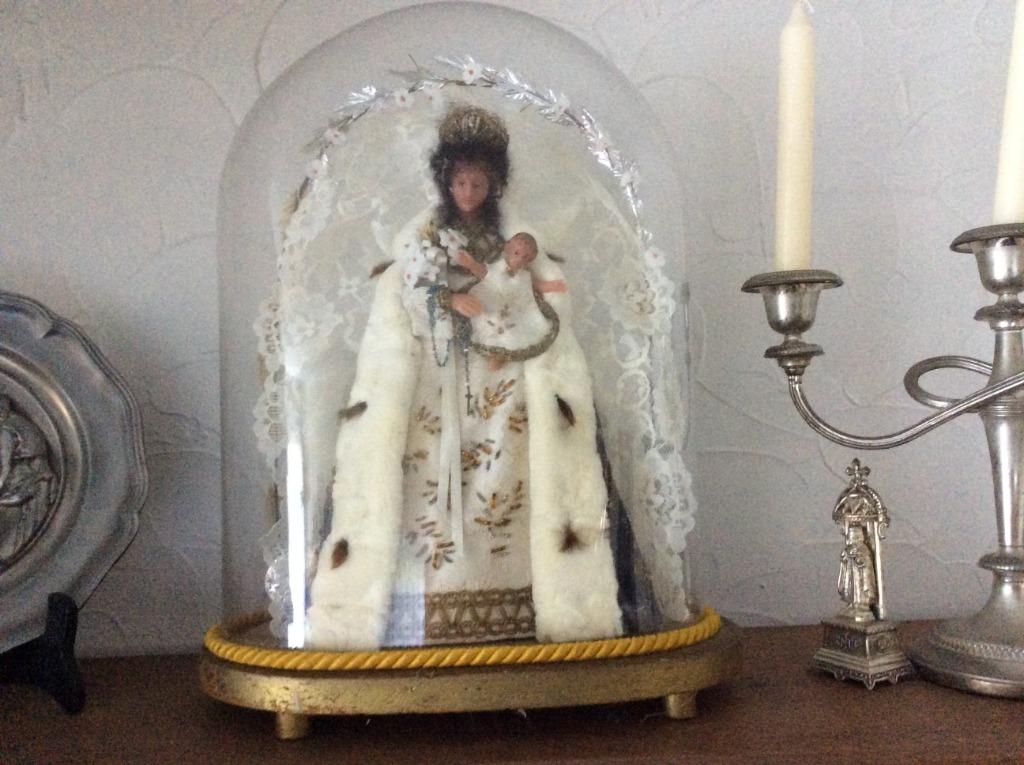 Mariabeeld onder glazen stolp, Antiek en Kunst, Antiek | Religieuze voorwerpen, Ophalen of Verzenden