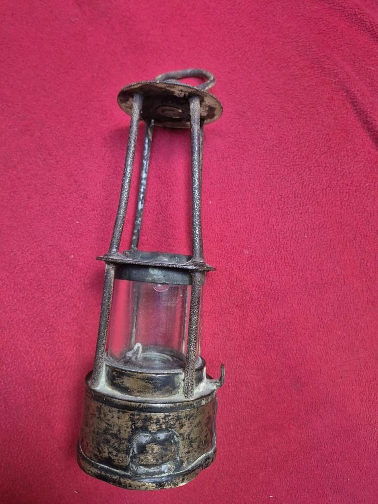 Ancienne lampe de mineur quinquet en métal et laiton, Enlèvement
