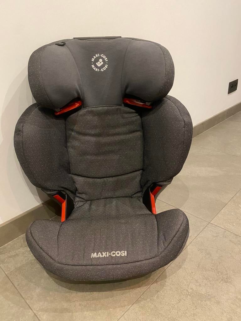 Maxi Cosi Rodifix + beschermhoes, Kinderen en Baby's, Autostoeltjes, Ophalen, Zo goed als nieuw