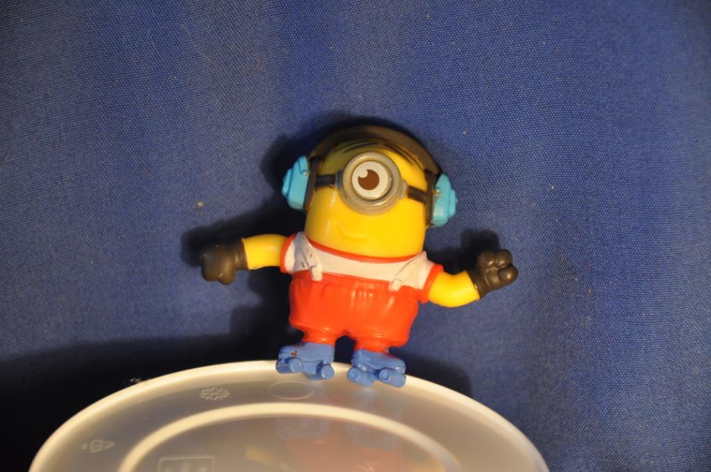figurine mignon patin a roulette (1), Enlèvement ou Envoi, Utilisé, Autres types