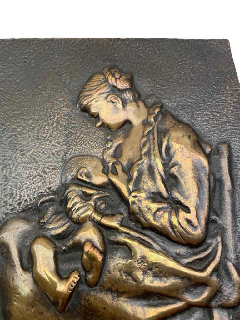 Plaque murale en bronze attribuée à Alexandre Charpentier, Enlèvement ou Envoi, Bronze