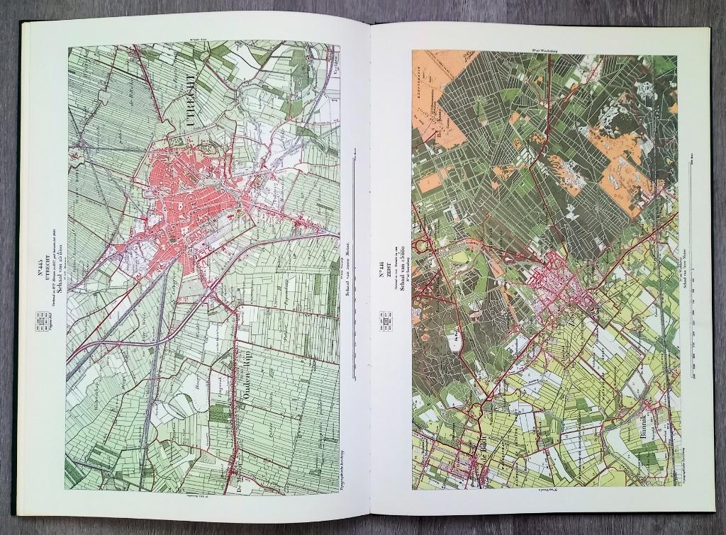 Historische Atlas Utrecht 1989 41 kaarten, Boeken, Atlassen en Landkaarten, Gelezen, Overige atlassen, Ophalen of Verzenden, 1800 tot 2000