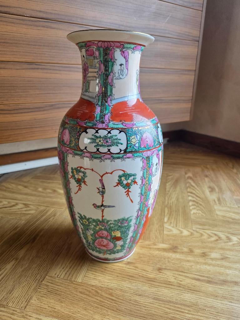 Chinese vaas in porselein, Ophalen