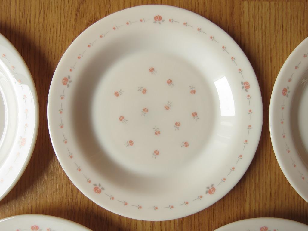vintage arcopal 5 assiettes a dessert motifs de roses, Maison & Meubles, Enlèvement ou Envoi, Comme neuf, Assiettes(s)